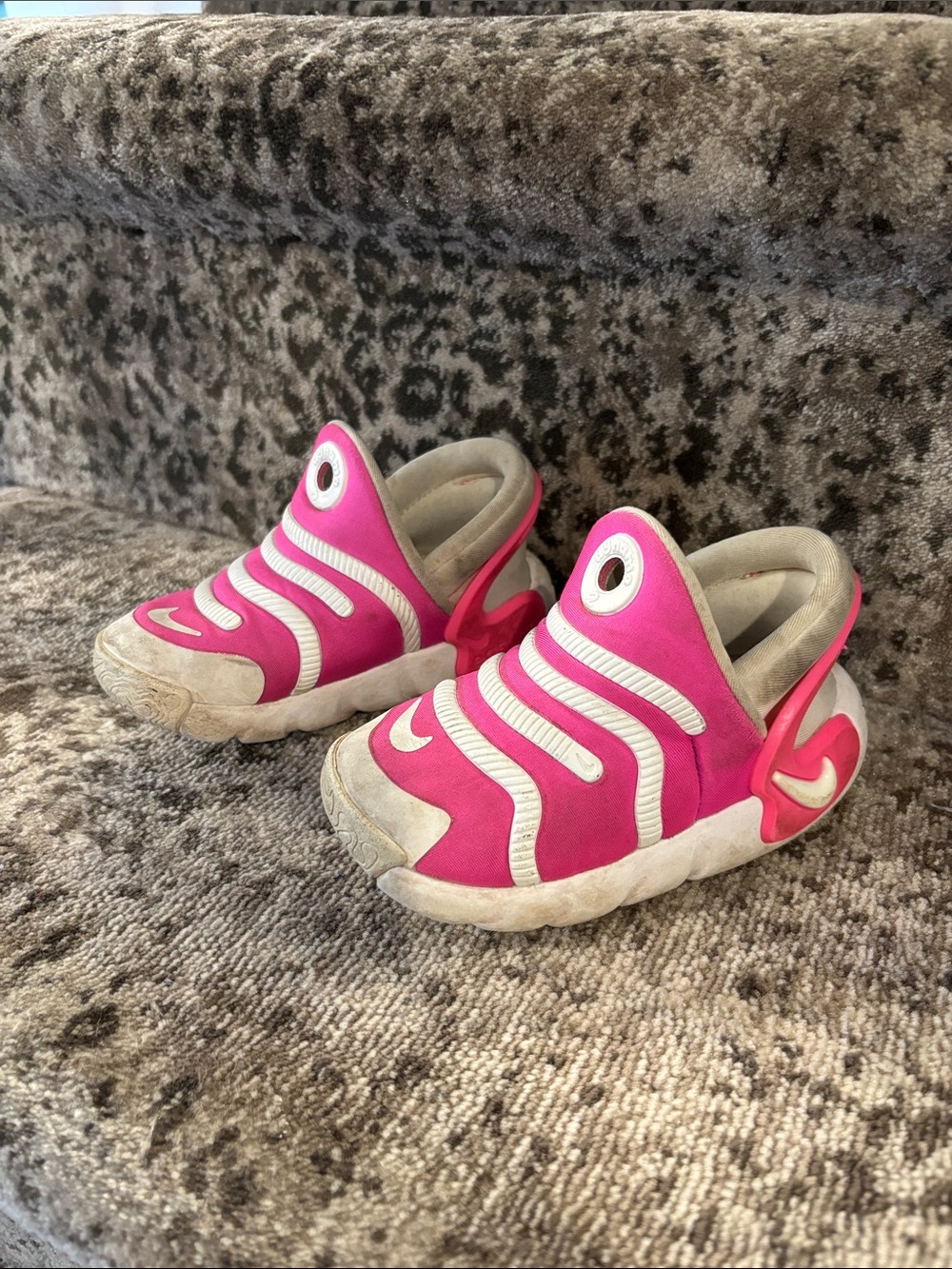 Nike Dynamo 2 Kids easy-on Pink Slip-On sneakers toddler size 7